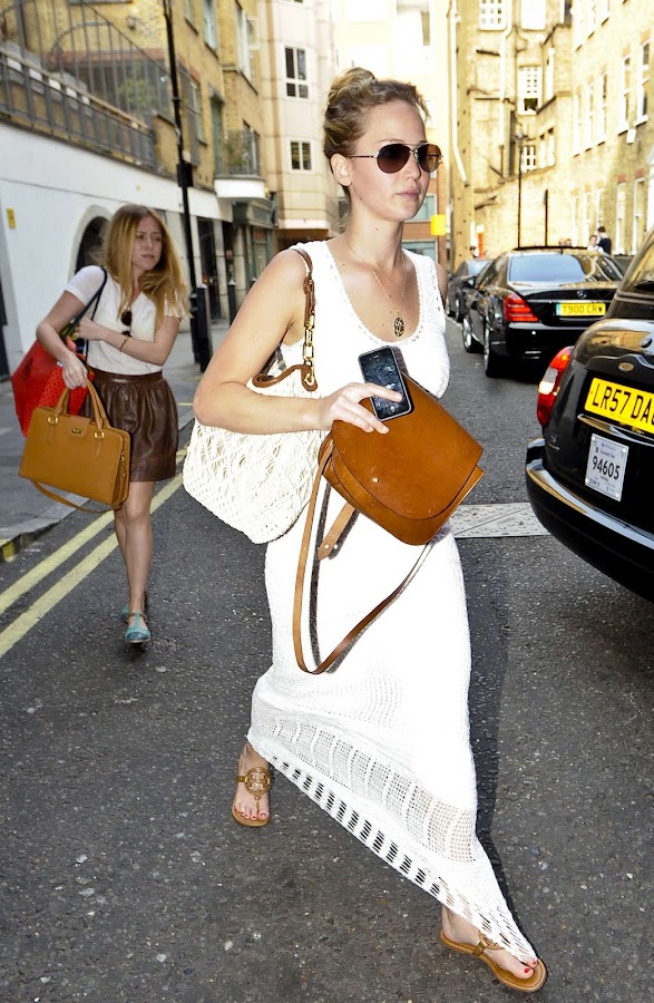 Jennifer Lawrence going to her hotel in London