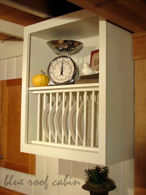 blue roof cabin: CABINET PLATE RACK