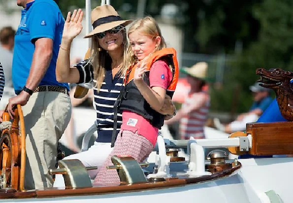 King Willem-Alexander and Queen Maxima and their three daughters Princess Amalia, Princess Alexia, Princess Ariane and Princess Beatrix, Princess Mabel, Countess Luana and Countess Zaria