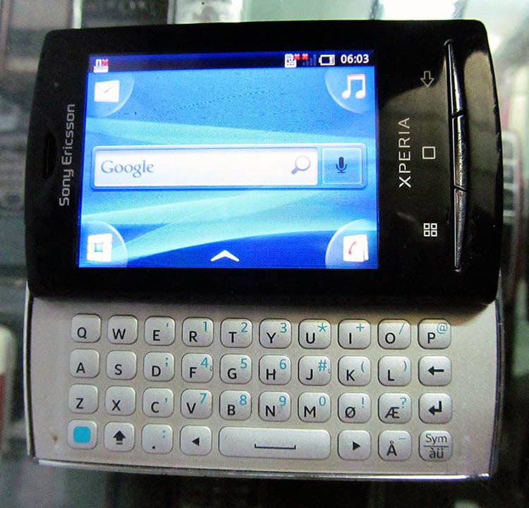 Cần bán điện thoại sony cũ giá rẻ tại Hà Nội Sony Ericsson X10 mini Pro cũ chất lượng tốt đầy đủ tính năng. Bán điện thoại android giá rẻ ở hà nội, máy nguyên bản chưa sửa chữa, mọi tính năng hoạt động tốt, quay phim chụp ảnh nét với camera 5.0, nghe nhạc hay, màn hình cảm ứng đa điểm, có với bàn phím qwerty, có 3G 3,5G, wifi, định vị toàn cầu GPS, chạy hệ điều hành android cài nhiều ứng dụng và chơi game thoải mái, hỗ trợ các tính năng văn phòng, đọc văn bản word excel,... Hình thức như ảnh chụp.  Giá:  1.000.000 (máy, pin, sạc) Liên hệ: 0904.691.851 - 0976.997.907