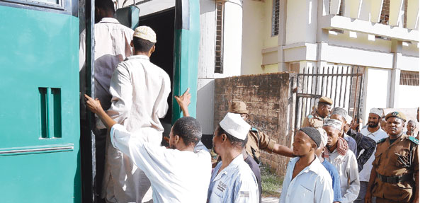 GAZETI LA MWANANCHI LEO;Wafuasi wa Ponda watupwa jela