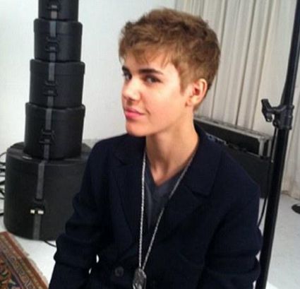 hot picture of justin bieber with new haircut. justin bieber new haircut 2011