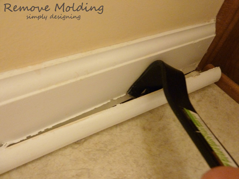 Remove Molding | #diy #tile #bathroom