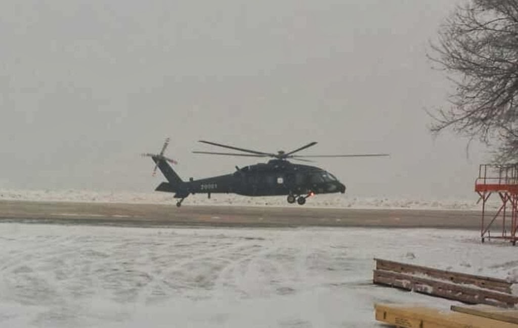 Helicopter News - Página 8 Z-20+fuselage++s70+uh60+helicopter+Chinese+Army+(PLA)+Black+Hawk+Helicopters+nh-90+underdevelopment+Z-20+Medium+Lift+Utility+Helicopter.+export+iran+pakistan+pl+army+(2)