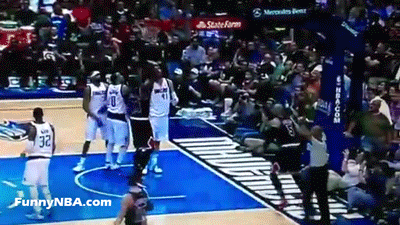 Funny-Carlos-Boozer-accidentally-Hit-Dan