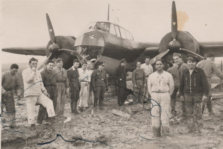 Carlo Narratone con i colleghi di lavoro durante la seconda guerra mondiale