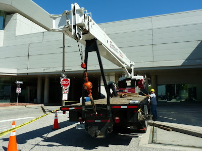  The crane gets packed up