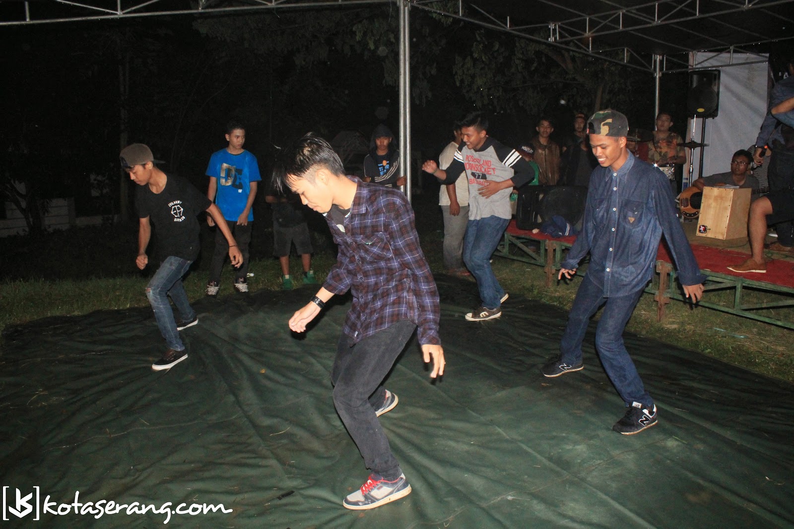Event - Akustik Asik By: kedaiceriaa, CiRKoRM dan KotaSerang Event - Akustik Asik By: kedaiceriaa, CiRKoRM dan KotaSerang