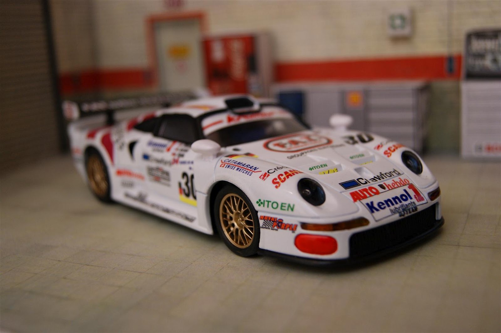 porsche 911 gt1 scalextric