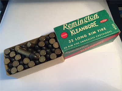 47 rounds Remington Kleanbore 32 Long Rim Fire in vintage original box