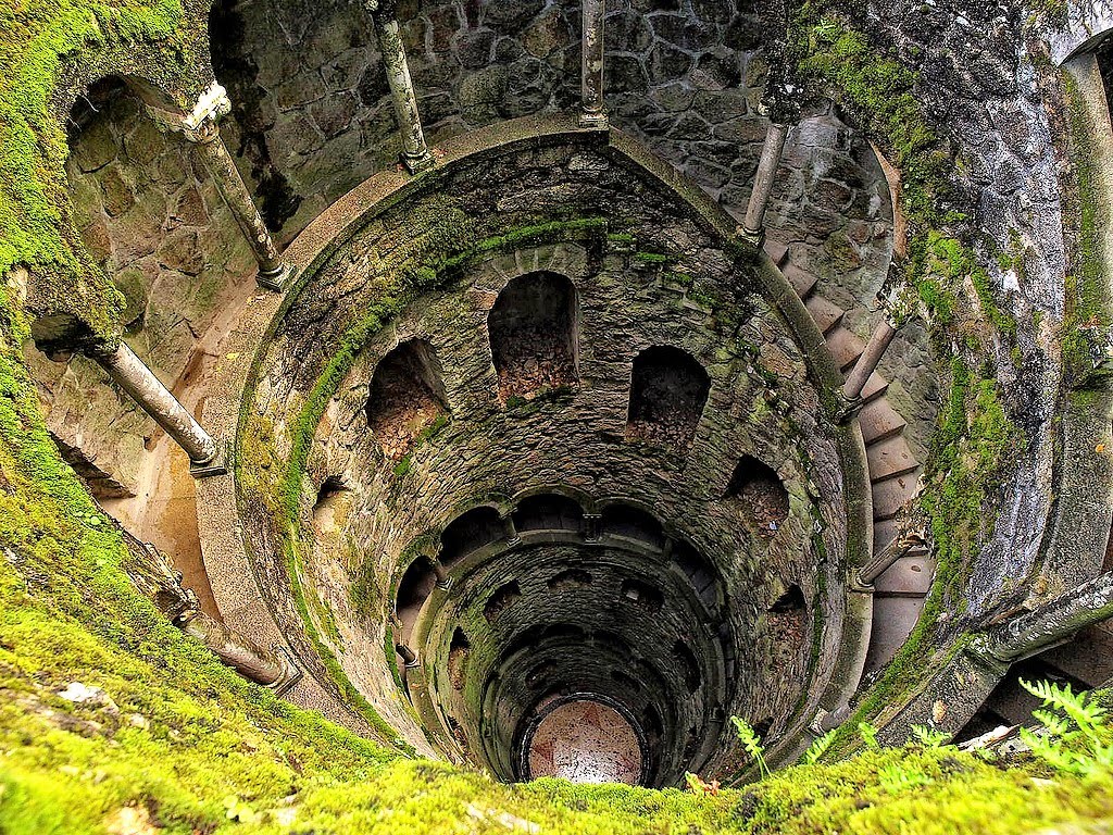 The increadible Quinta da Regaleira: the initiatic hell