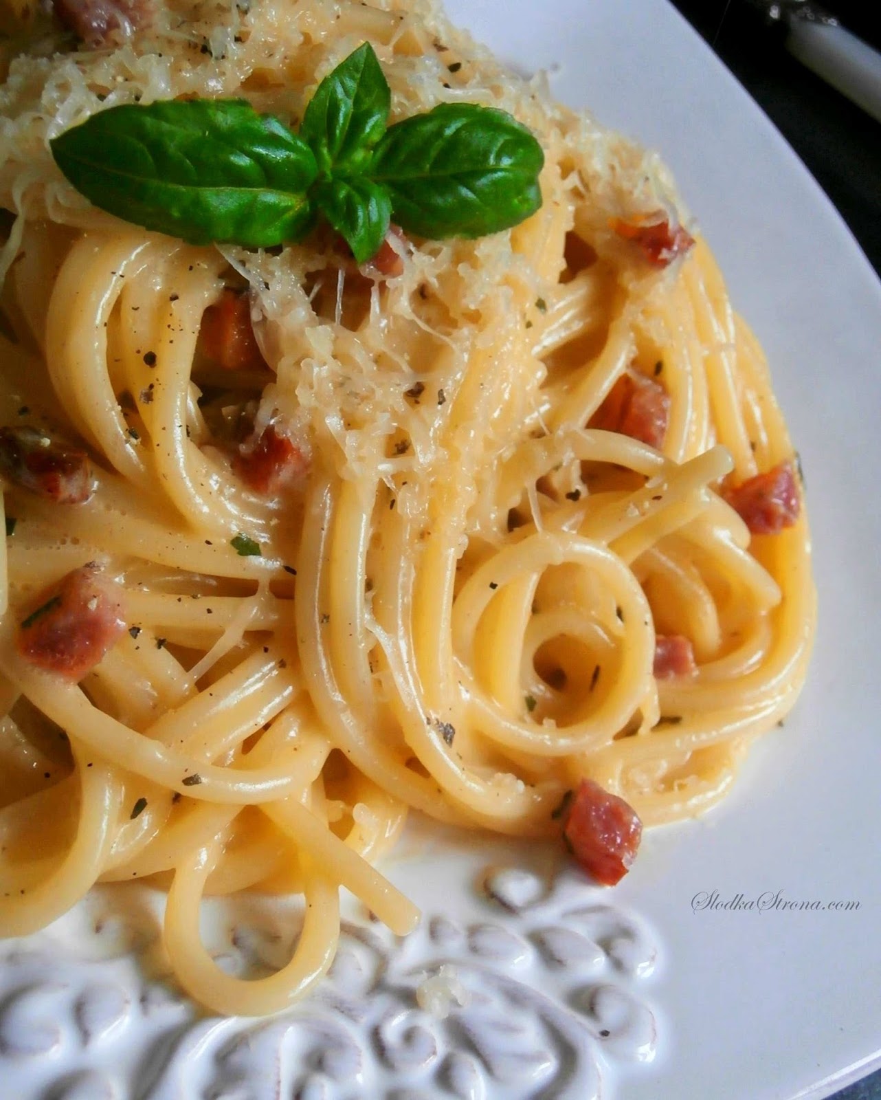 Słodka Strona Spaghetti Carbonara z Szynką (Makaron z Szynką)