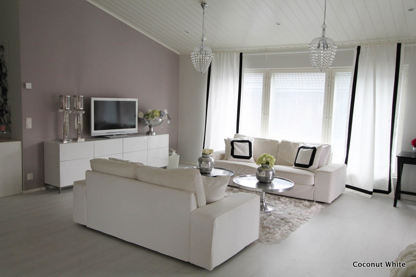 Olohuoneen teetetyt mustavalkoiset verhot ja tyynynpäälliset Coconut White Olohuoneen teetetyt mustavalkoiset verhot ja tyynynpäälliset Coconut White