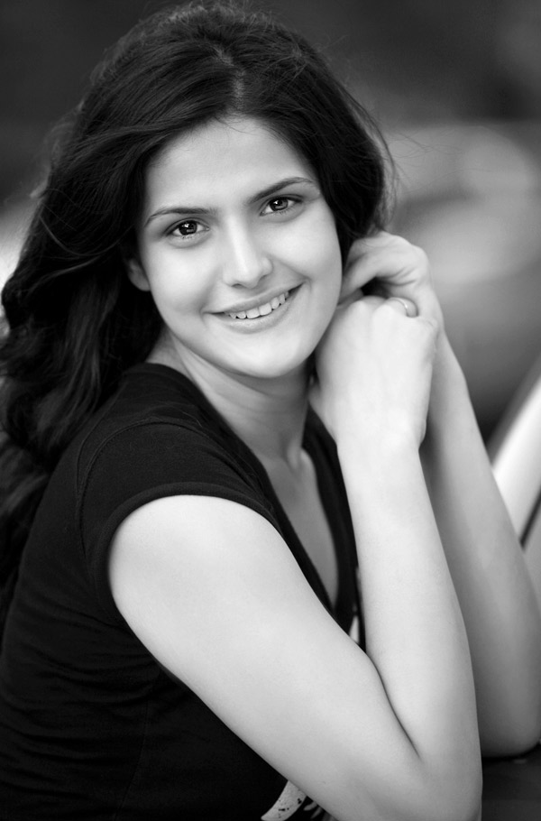 Hot Celebrity Photos: Zarine Khan Photo Gallery