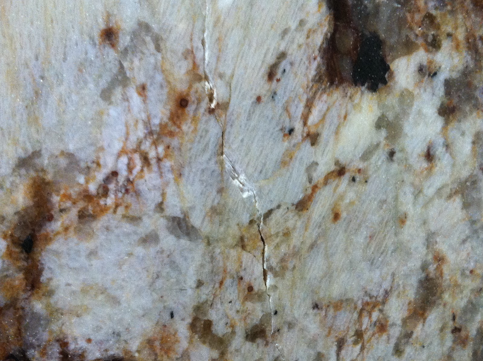 Natural Stone Source Fissures in Granite Countertops