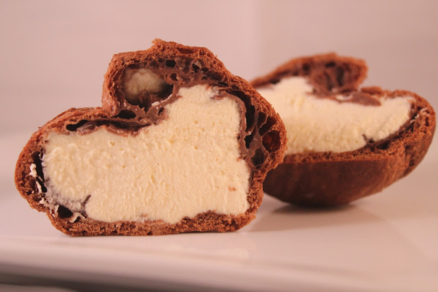Chocolate cream puffs