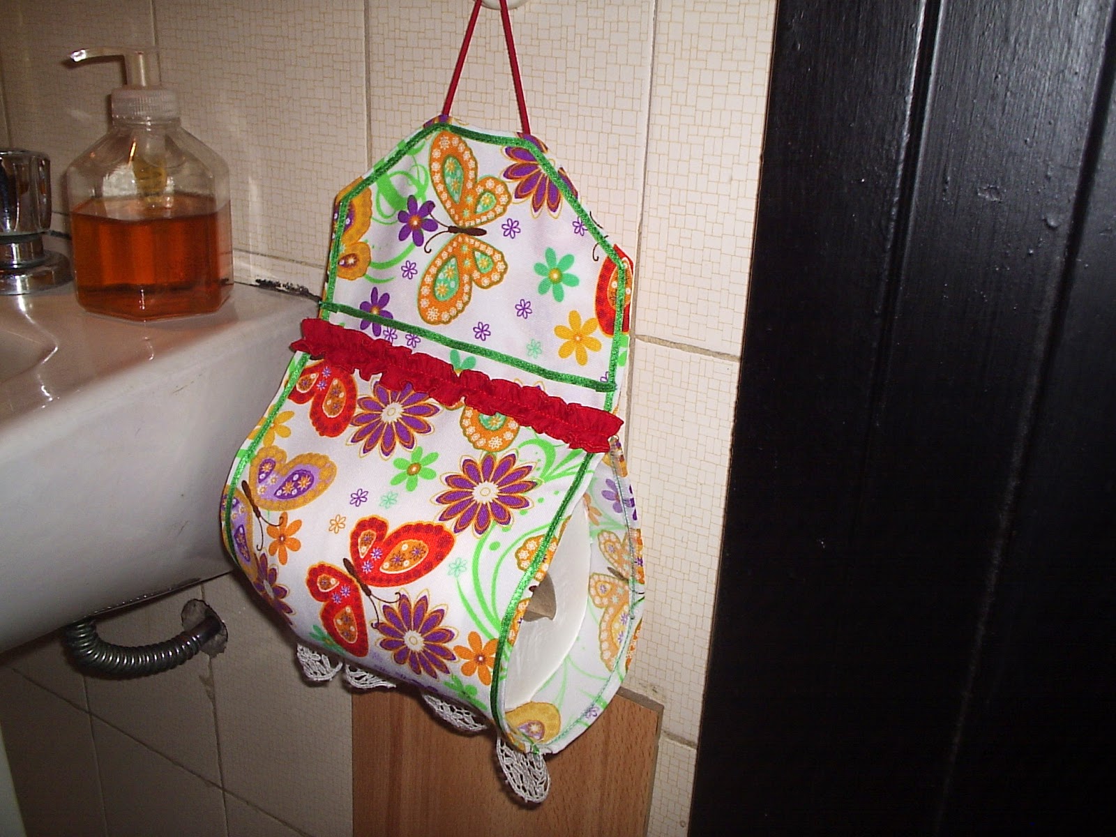 Chucherias de Laura: bolsas para el baño y porta papel higienico hechos
