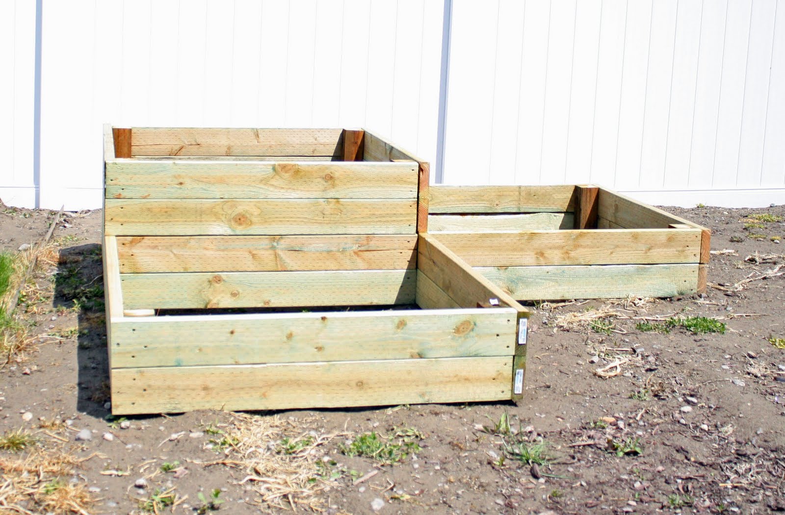 Creative Mommas DIY Tiered Raised Garden Beds