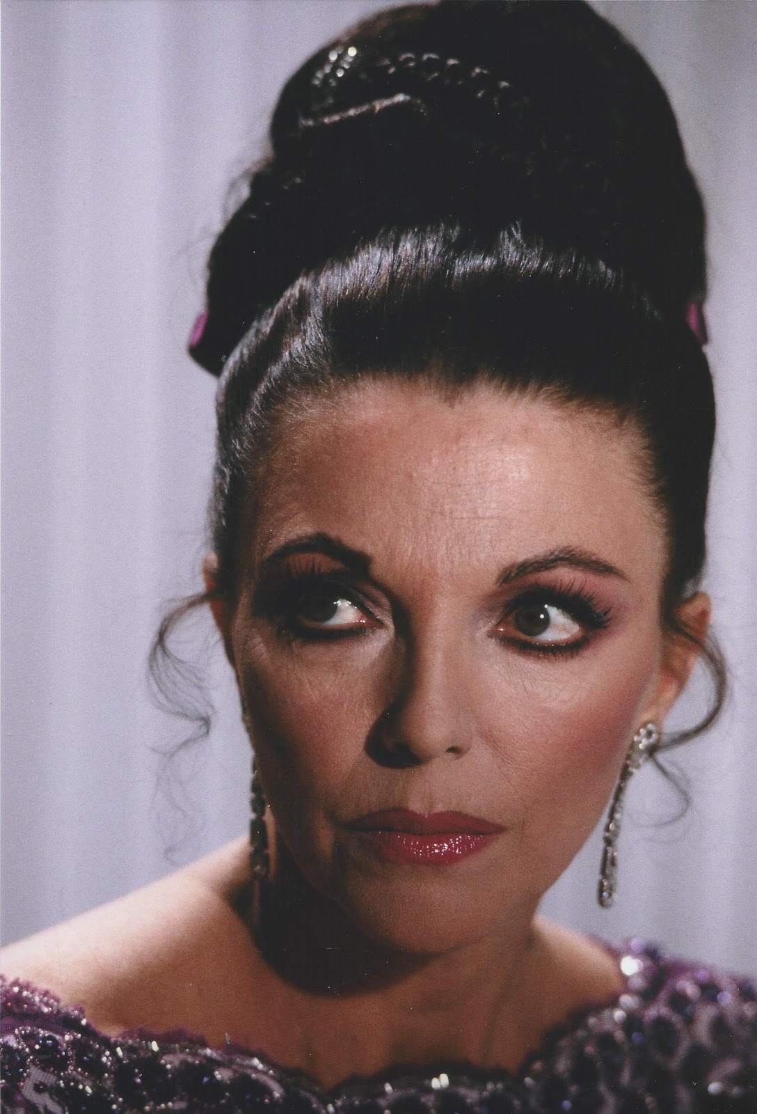 LEGENDARY DAME! PHOTO OF THE DAY SINS ARE HAIRAISING FOR JOAN!