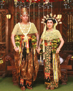 Model Kebaya Pengantin Jawa Timur Modern Terbaru Model Kebaya Pengantin Jawa Timur Modern Terbaru