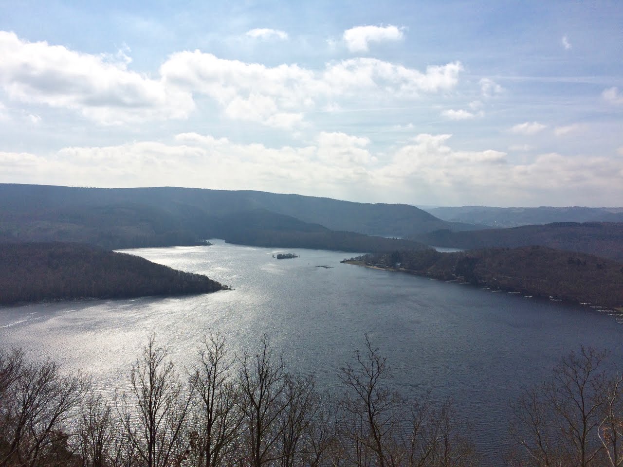 Naturlich Mountainbiken Der Rursee Im Sonnigen Herbst