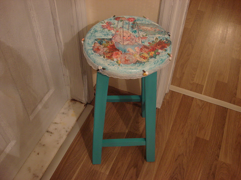 <strong>ŞEHNAZCA</strong> HOŞGELDİN KIZ BEBEK TABURESİ