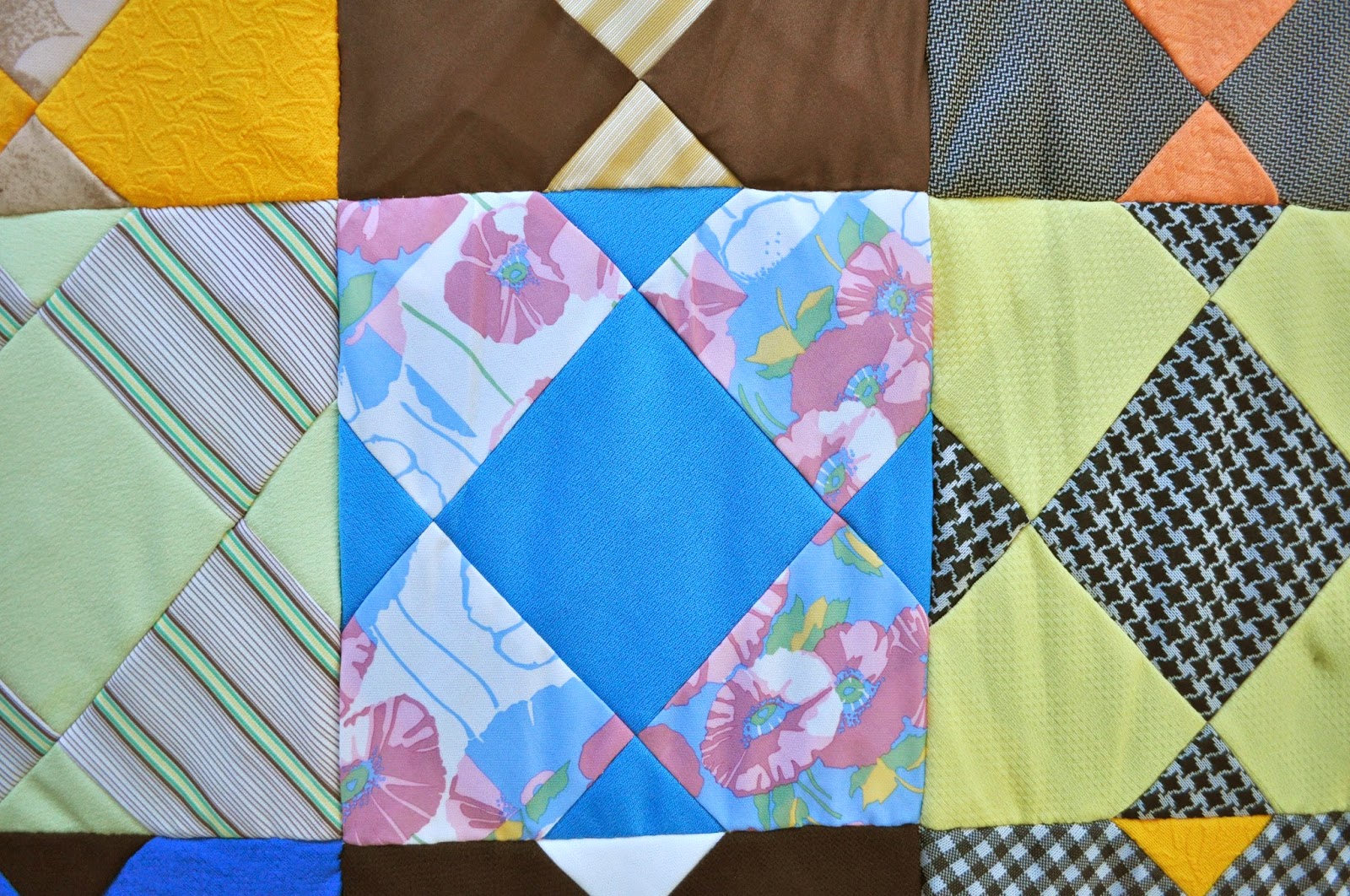 Wonkyworld reversible polyester double knit quilt