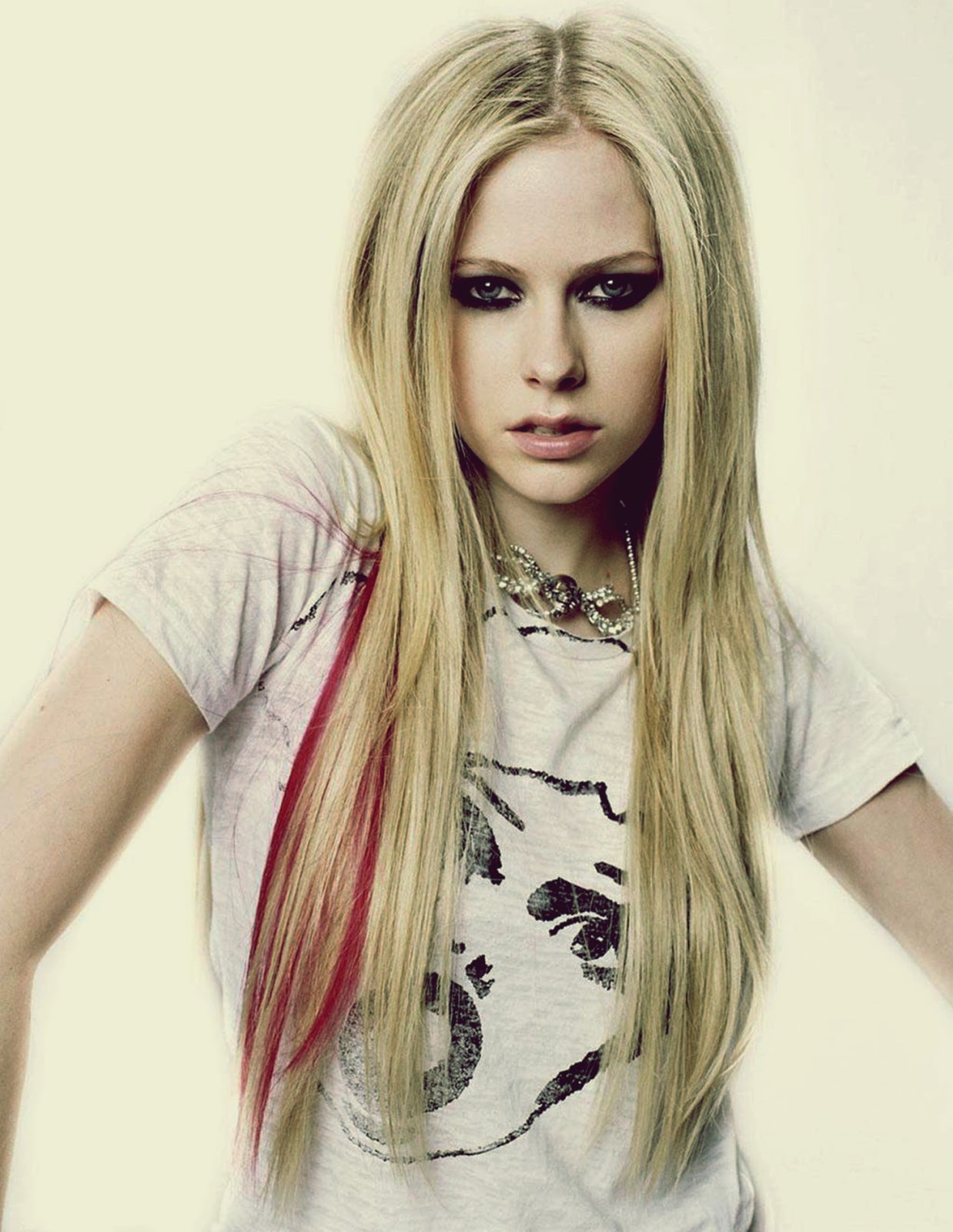 AVRIL LAVIGNE - Girlfriend Lirik ~ Gudang Lirik Lagu