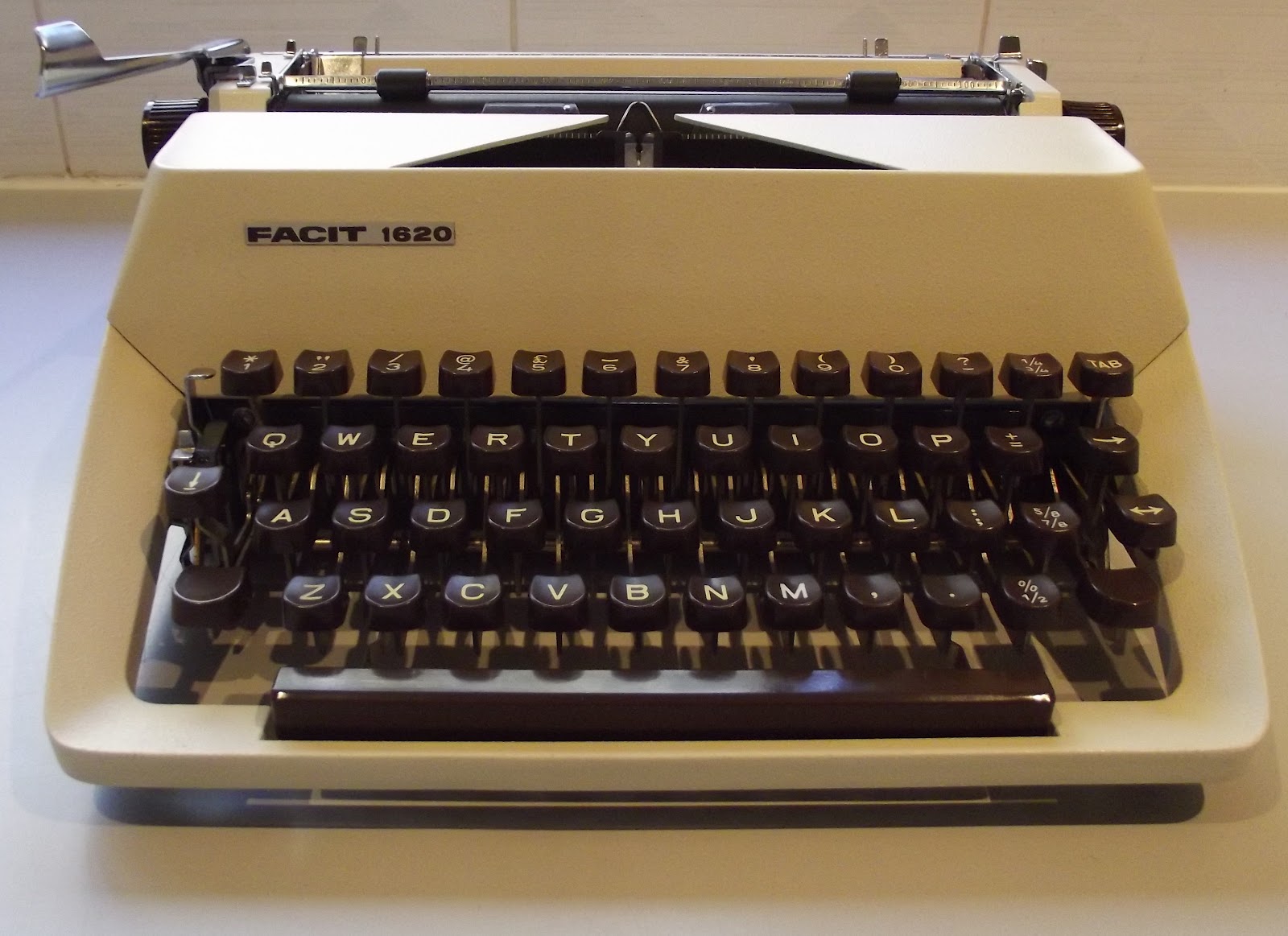 oz.Typewriter The Facit 1620 Portable Typewriter Thanks Mr Bowker