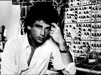 Richard Pinhas en el estudio con el sofisticado sintetizador E-mu Modular.