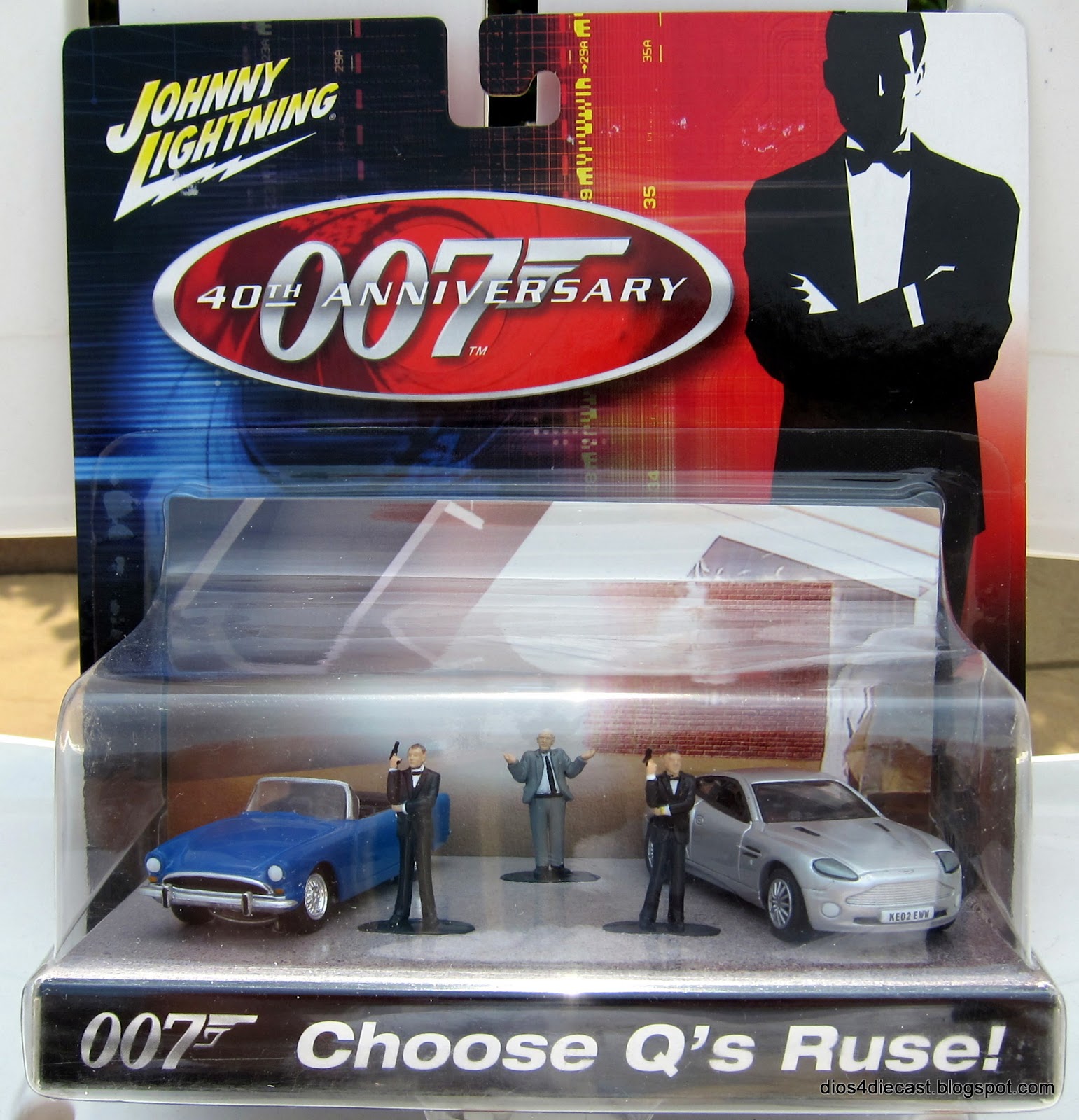 Aston Martin V12 Vanquish Johnny Lightning James Bond 007 40th Anniv 1 64 Contemporary Manufacture
