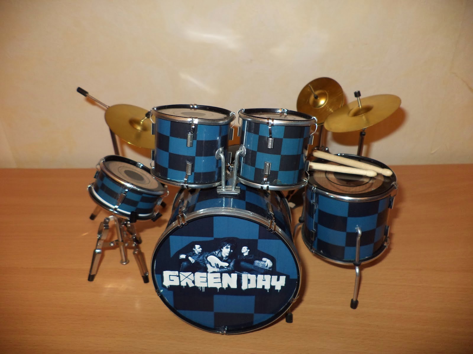 Miniature drums