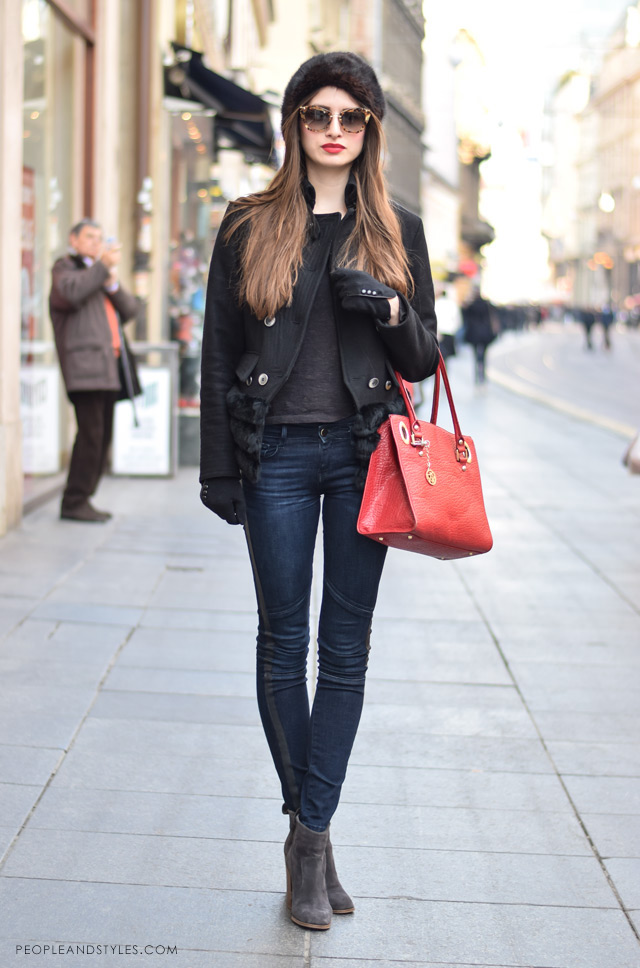 Street style lookbook, web shopping, How to wear cossack hat and red lipstick, photo peopleandstyles.com