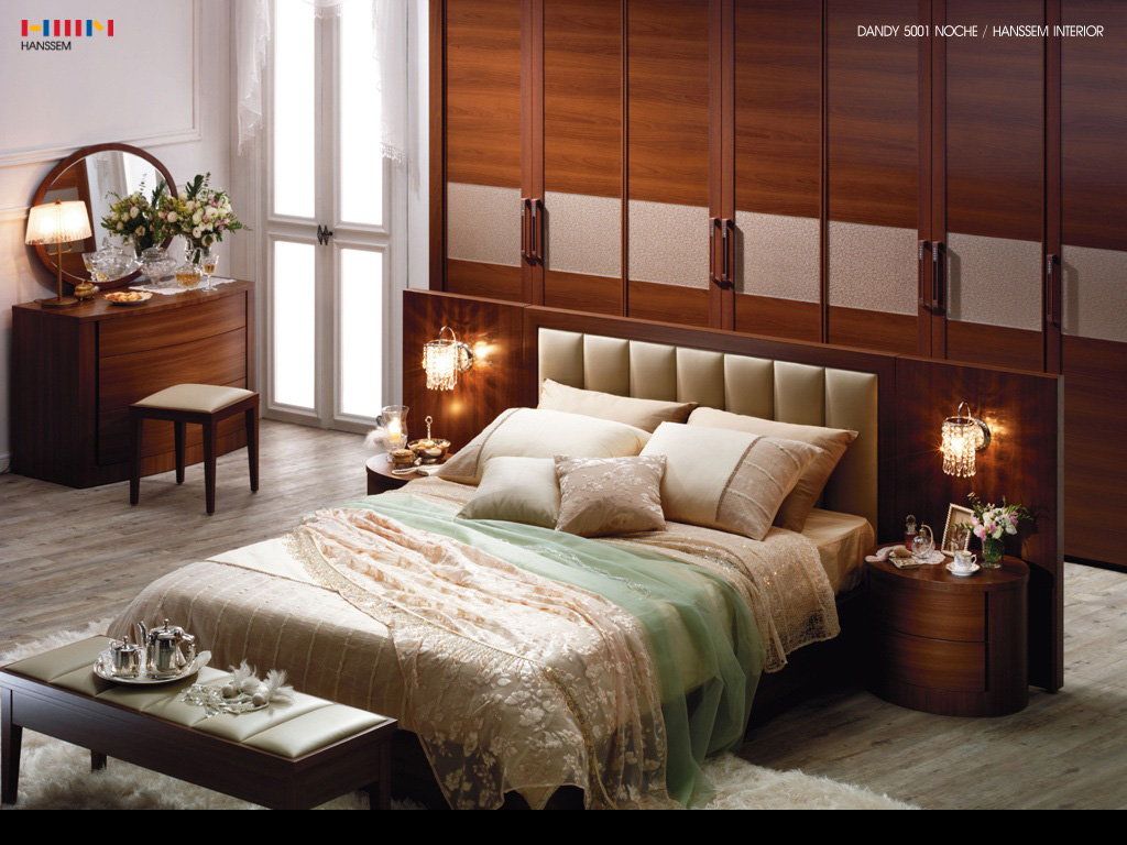 http://2.bp.blogspot.com/-60rsaNoMTl8/TV6yDtf4zsI/AAAAAAAADjg/kjon6slJX-I/s1600/Interior_Classical_bedroom_interior_005016_.jpg