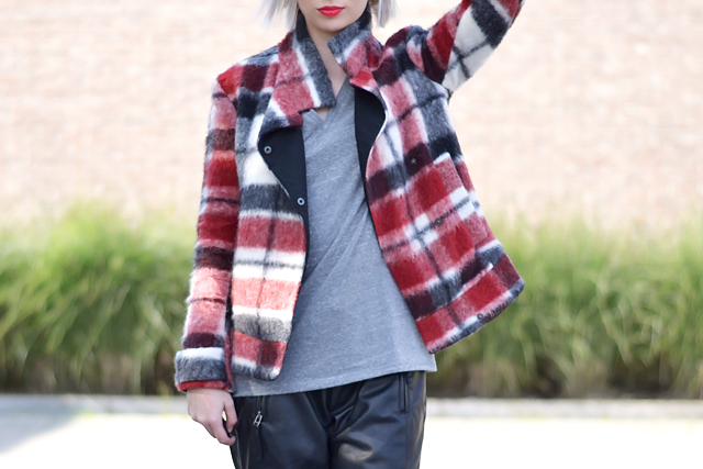 Outfit post by Belgian fashion blogger: Zara tartan jacket, checkered, h&m divided basic v-neck tshirt, vero moda, leather track pants, leather joggers, zara chain boots, givenchy inspired, red lipstick, catrice, white hair, grey hair, bob, street style inspiration, trends 2015