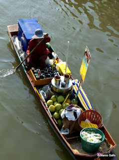 MERCADO FLOTANTE DE AMPHAWA. TAILANDIA