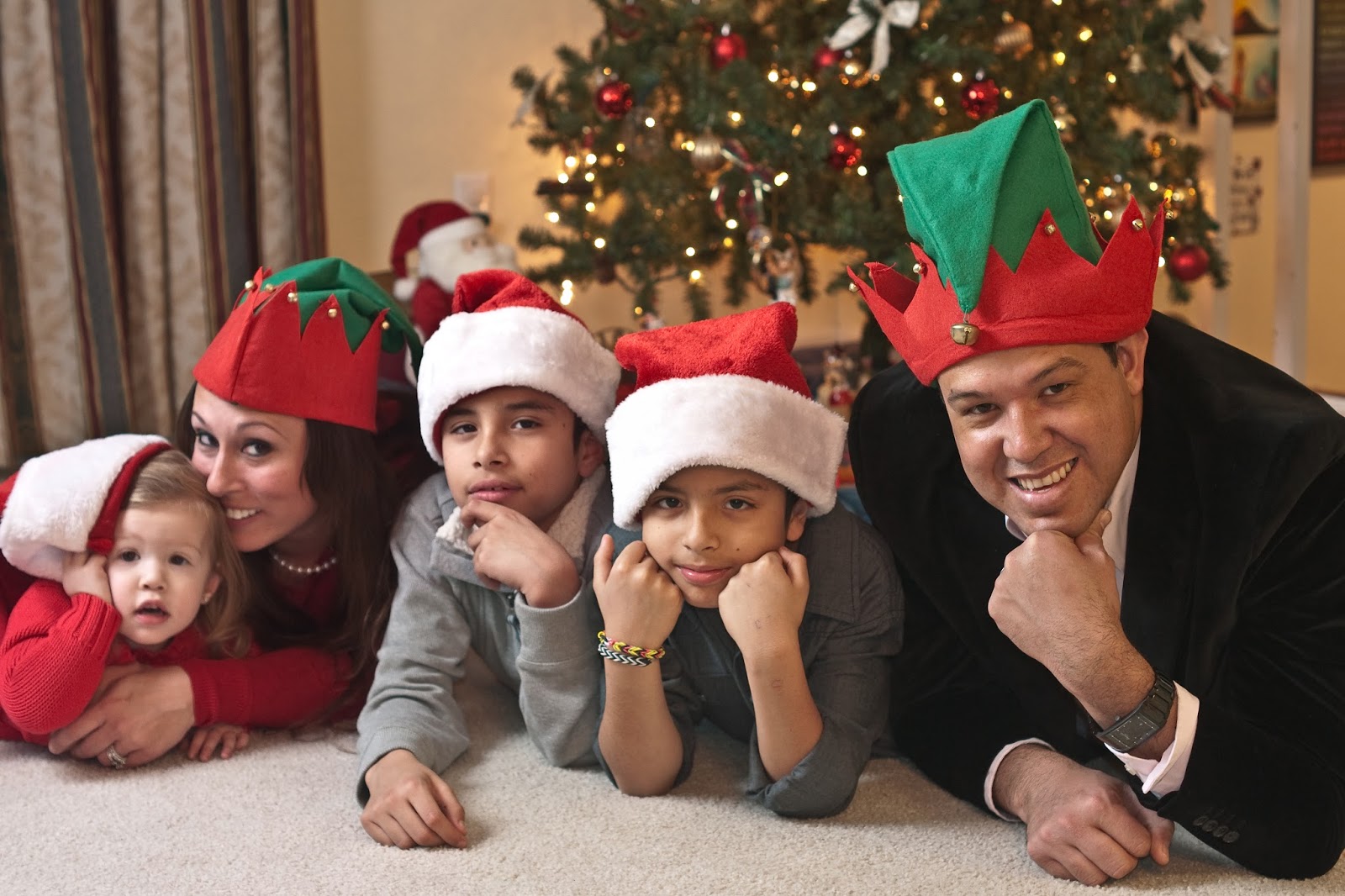 Jose + Athena Family Christmas | Omaha, Nebraska | Alex Mendoza Photography