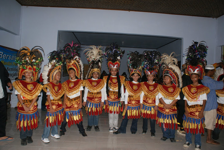 "Topeng Ireng" dance