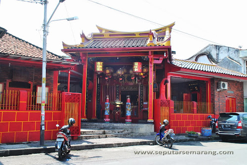 Foto Kelenteng Ling Hok Bio Semarang Pecinan