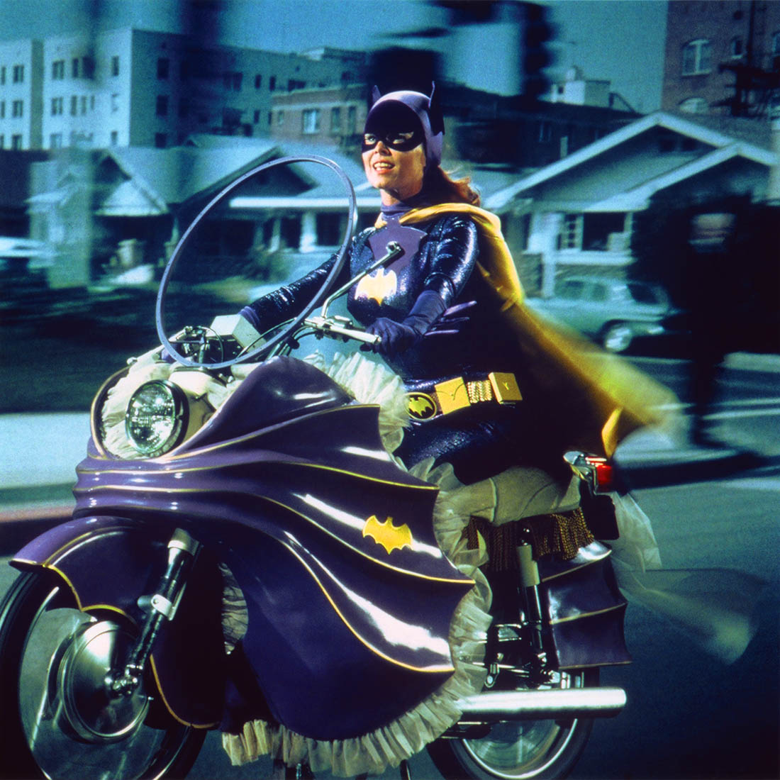 porelpiano: Yvonne Craig + BATGIRL + YAMAHA YDS-5E