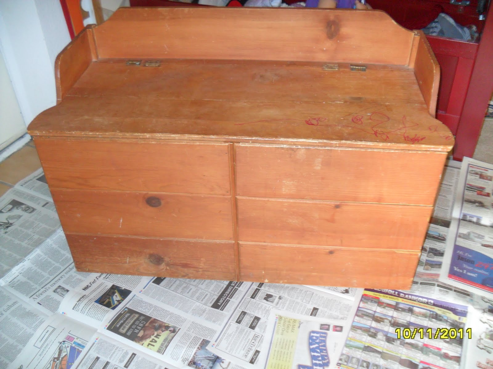 The Mellin Patch Craft Monday A new look for an old toy box