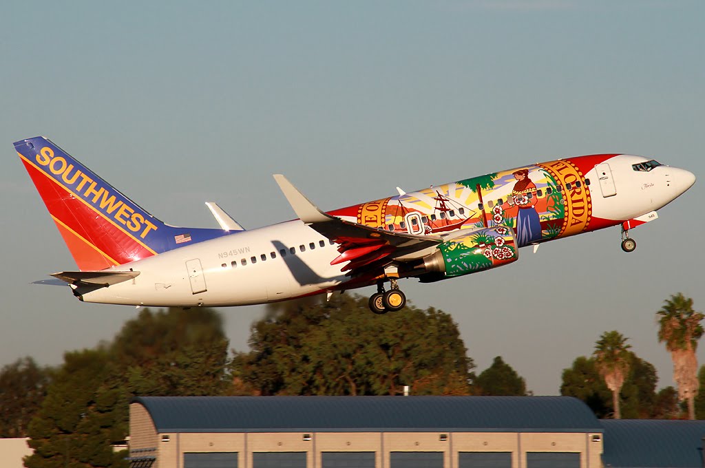 Aero Pacific Flightlines "Florida One" visits Orange County