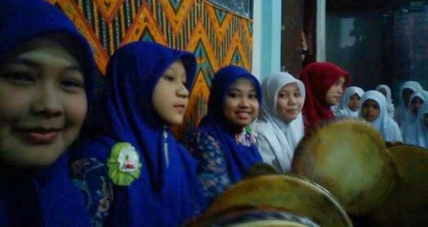 PUISI PONDOK PESANTREN ASSYAFIIYAH TANGGUL ANGIN PUISI PONDOK PESANTREN ASSYAFIIYAH TANGGUL ANGIN