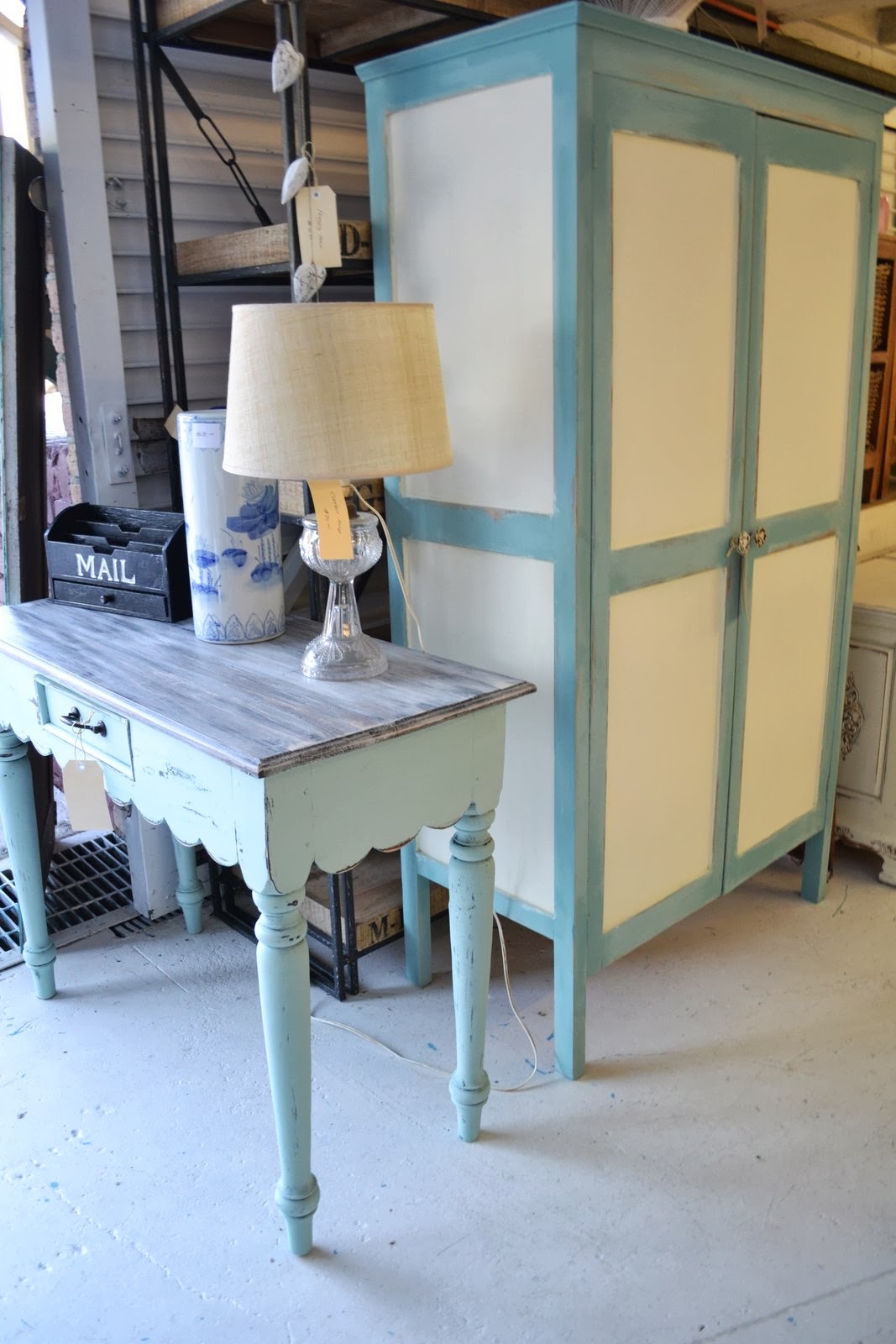 Chalk Paint™ Gold Coast Paint Me White