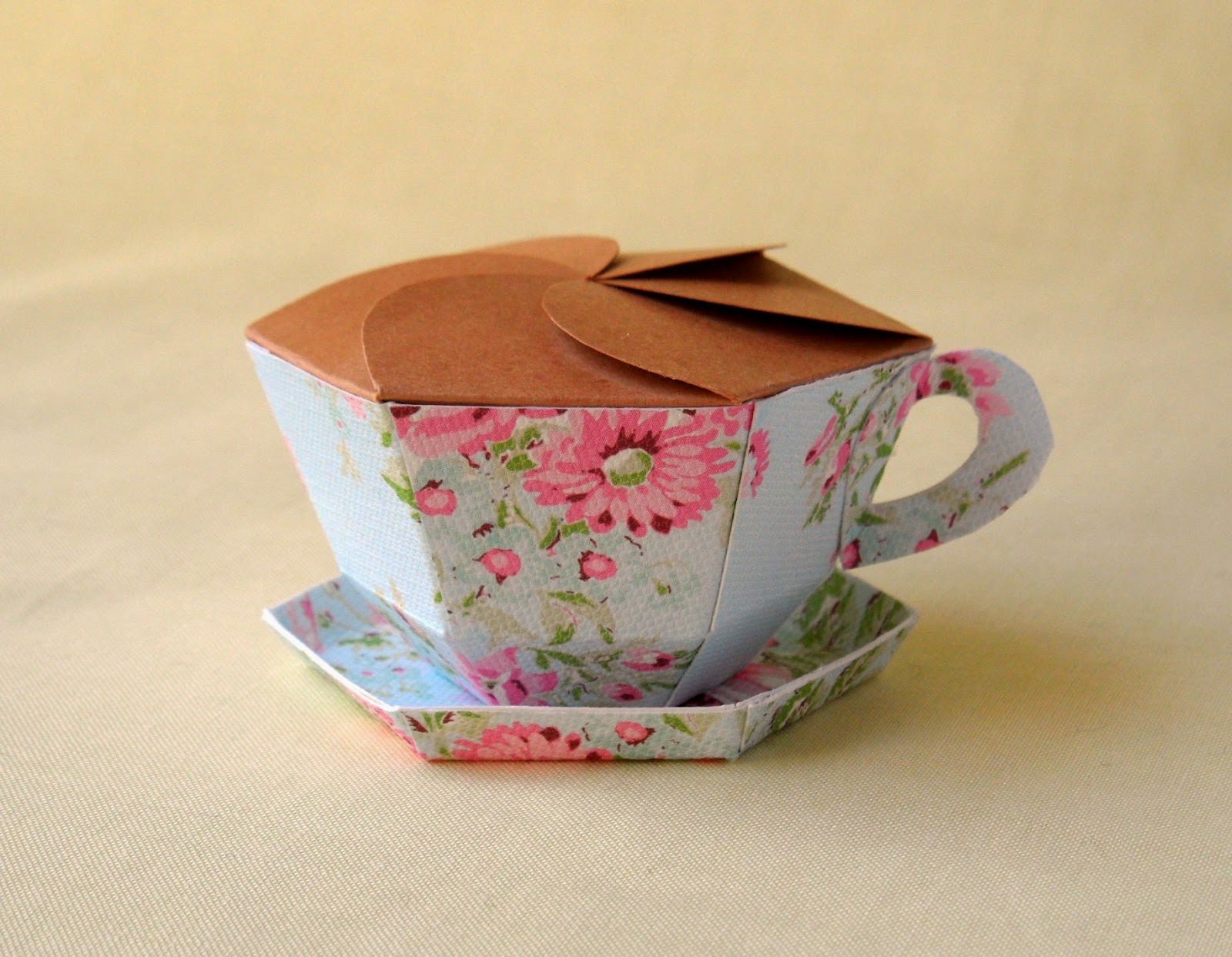 Esselle Crafts Matching Tea Set