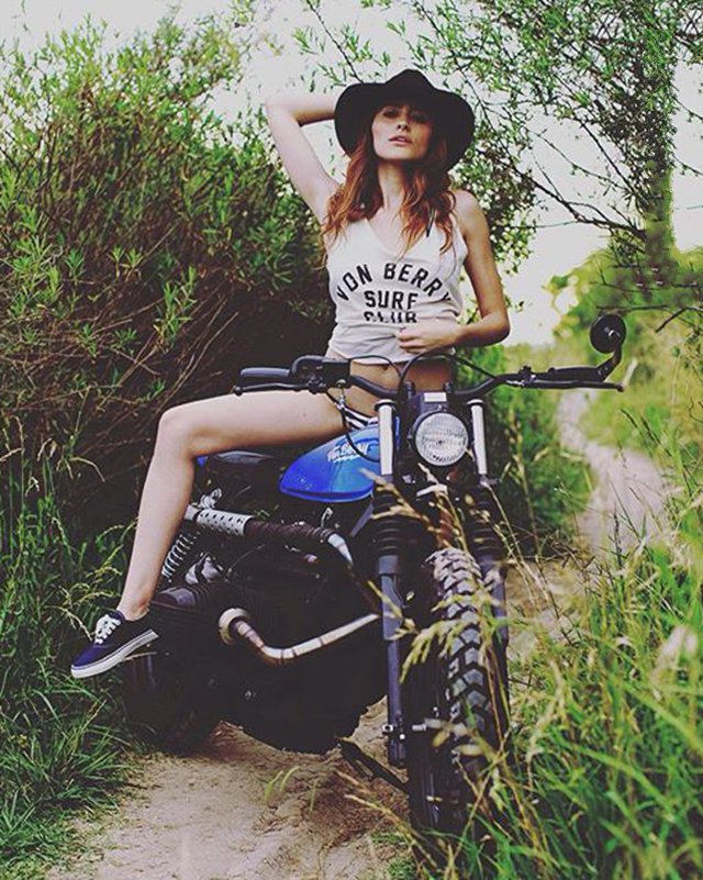 Wake up with the girl in a bikini motorcycle Guns Girls