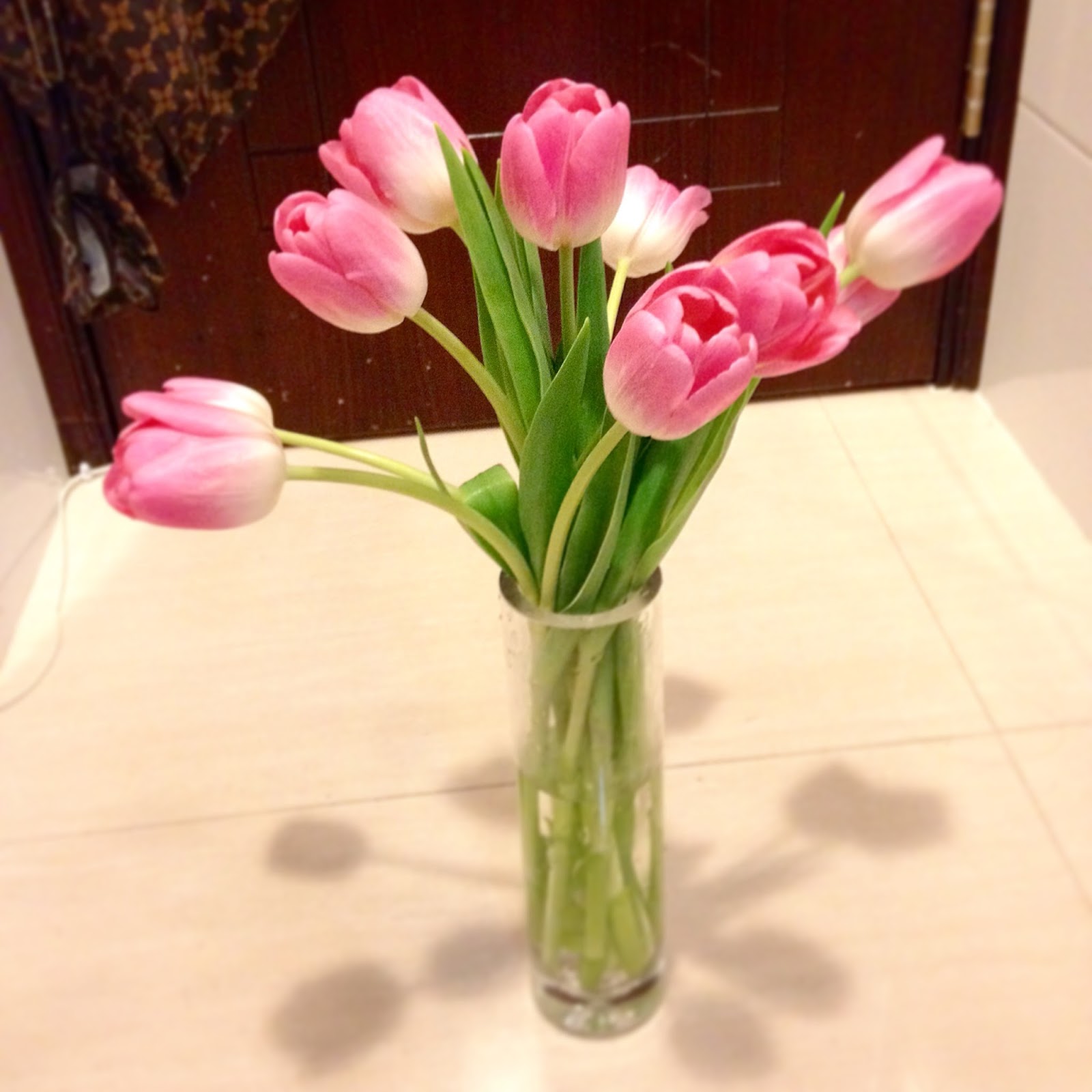 tulips yiweilim, yi wei lim, yiwei lim, tulips, flowers, spring, pink, hong kong flower market