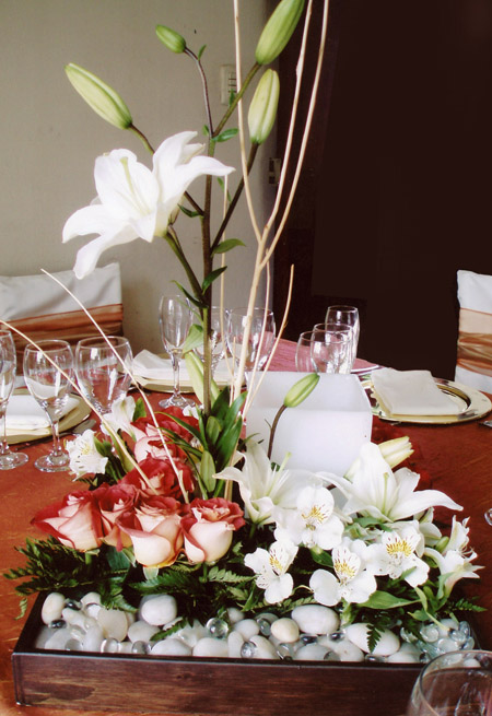 florist: **ARREGLOS PARA BODAS**