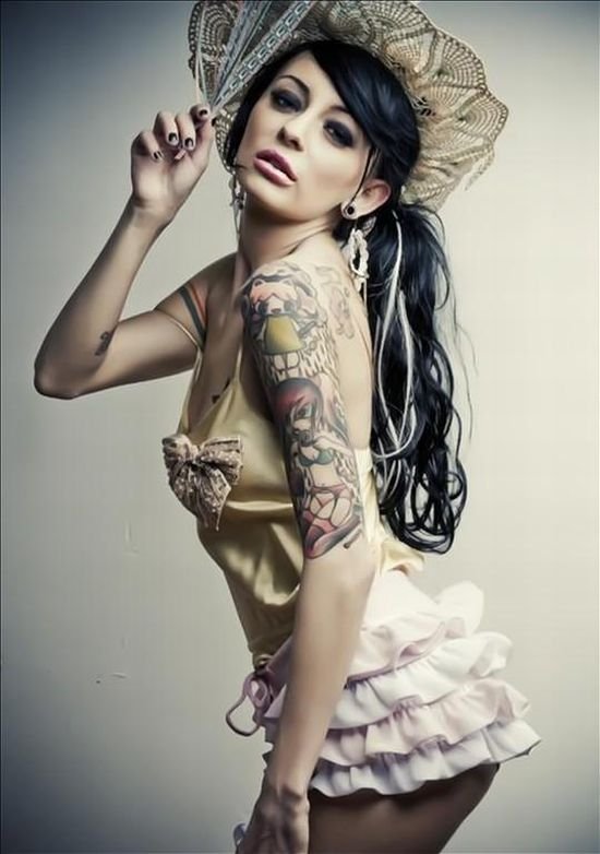 http://2.bp.blogspot.com/-6F14nBwc8b0/Tq959oZhecI/AAAAAAAAAzw/gCbbwfdHBpc/s1600/sexy-tattoo-girls25.jpg