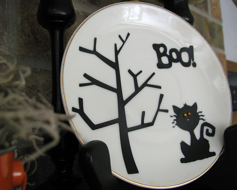 Scrappin' with DeeDee Vintage Plates and Vinyl